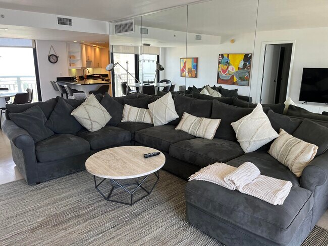 Building Photo - 3000 N Ocean Dr