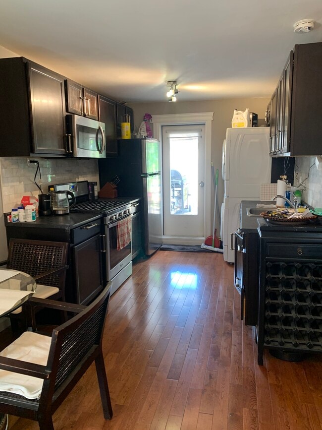 Building Photo - 350 Winona Dr