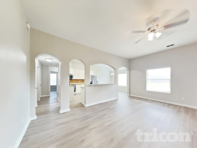 Foto del edificio - 6414 Quail Valley Dr