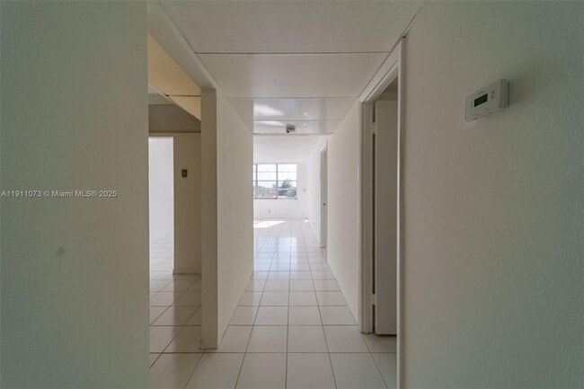 Building Photo - 2741 Taft St