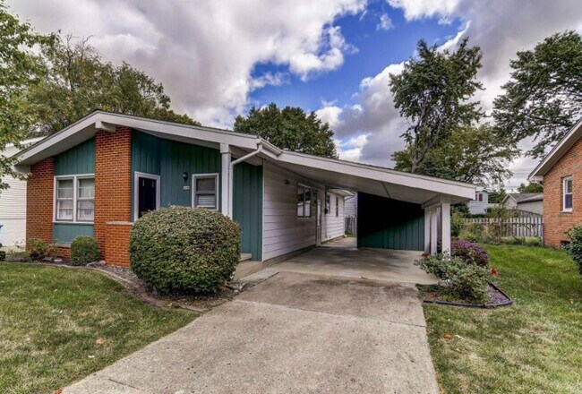 Foto del edificio - 56 Locksley Ln