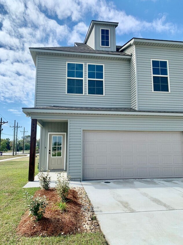 Foto principal - 3BD/2.5BA New Construction Townhouse close...