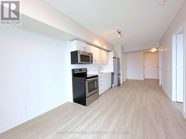 Photo du bâtiment - 763 Woodbine Ave