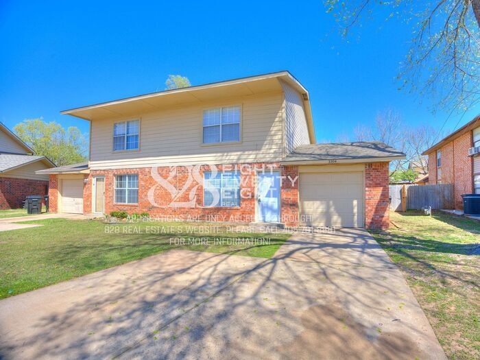 Spacious 2 Bed/2 Bath Townhome Duplex Available NOW in Moore, OK! - Spacious 2 Bed/2 Bath Townhome Duplex Available NOW in Moore, OK!