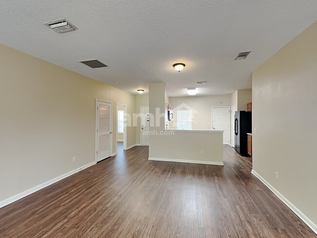 Foto del edificio - 7200 Rampart Ridge Cir E