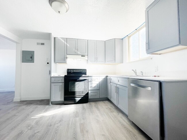 Foto del edificio - 3508-3514 Bruce Randolph Ave