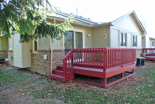 Back Deck - 33296 Mill Race Cir