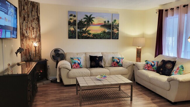 Sala de estar - 2 N Fernwood Ave