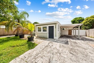 Building Photo - 130 Plum Tree Dr
