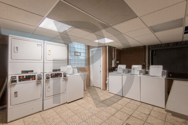 Foto del edificio - Top floor studio just off the Lake