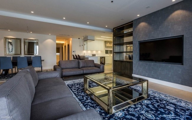Building Photo - 2 br, 2.5 bath Condo - 5000 5th Ave Apt 208