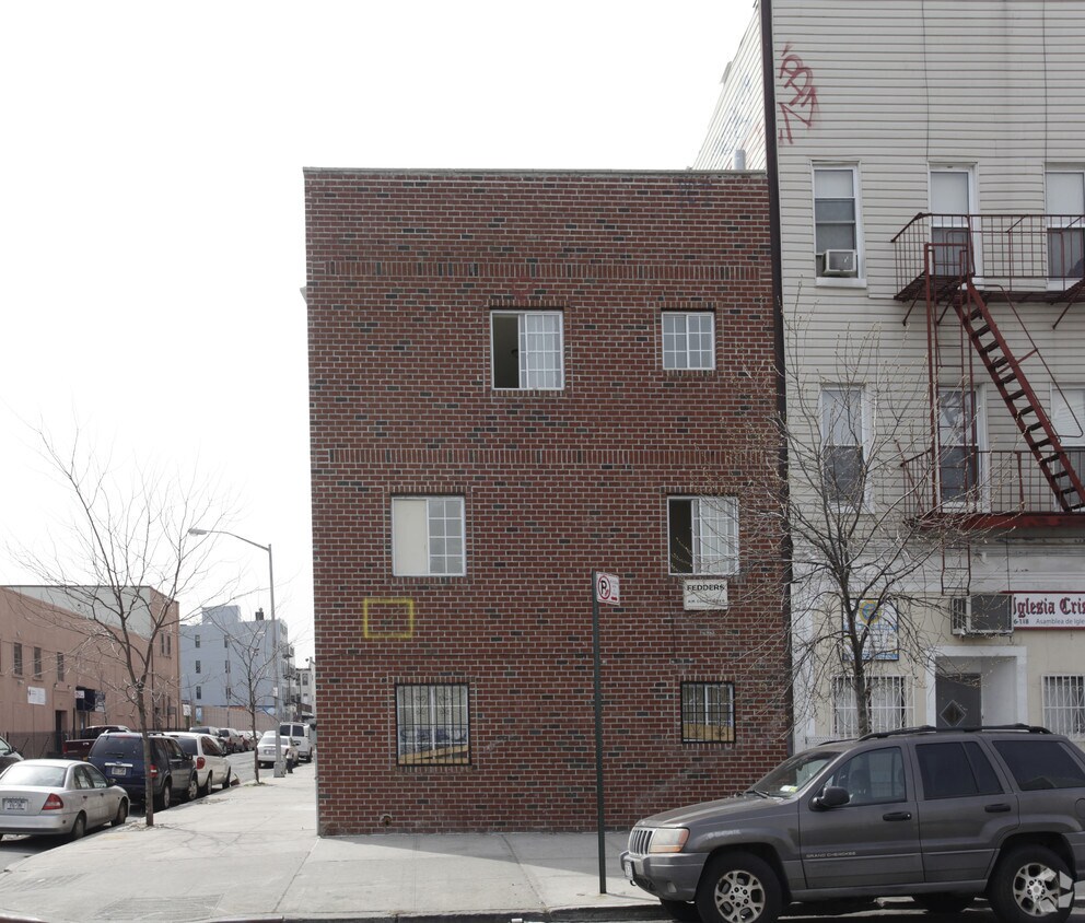 Foto del edificio - 1091-1097 Willoughby Ave