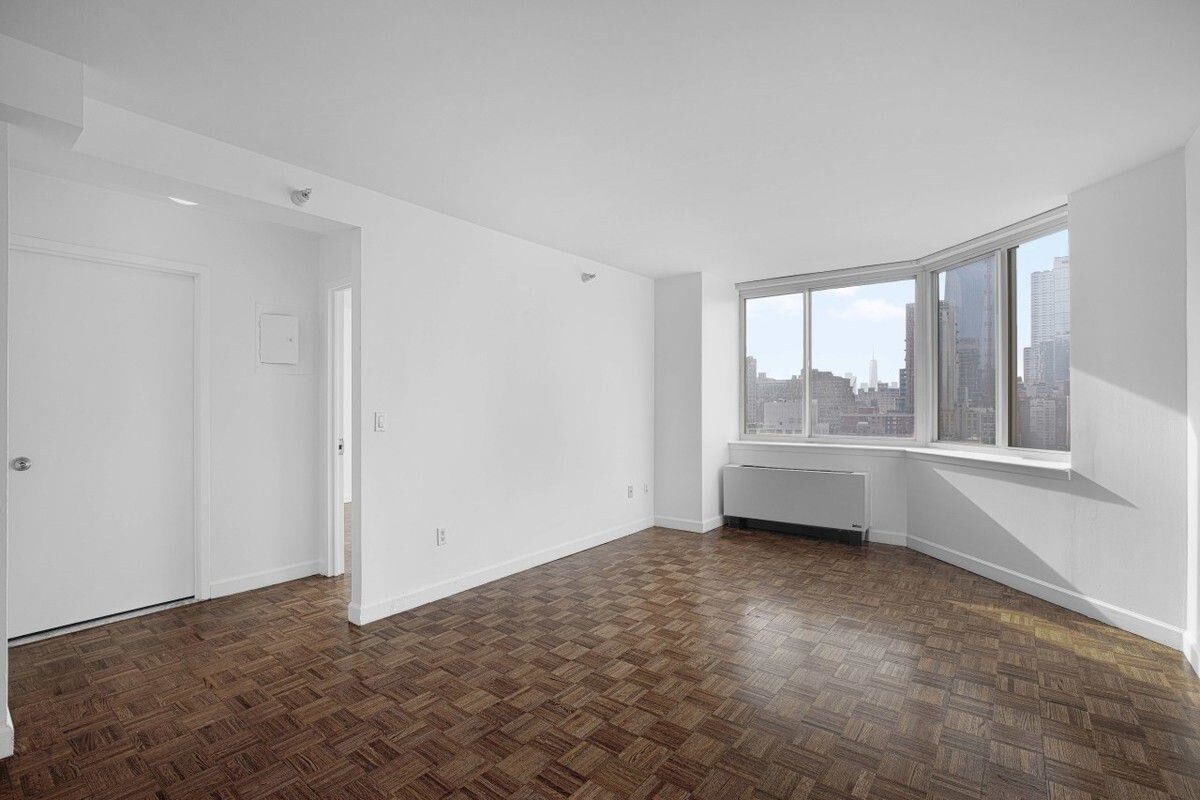 Building Photo - 400 West 43rd Street