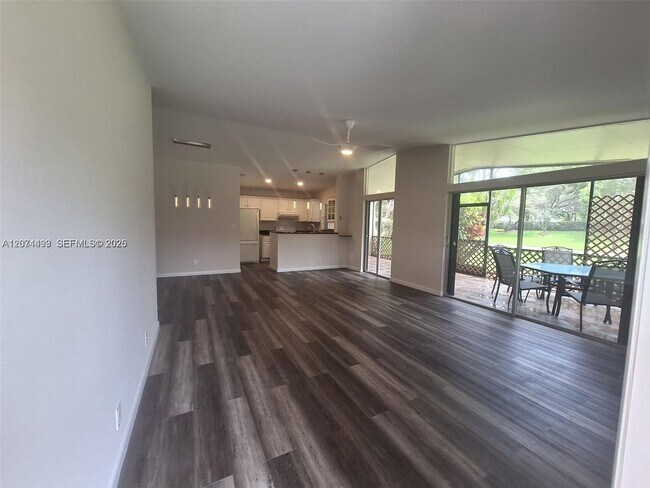 Foto del edificio - 22280 Timberly Dr