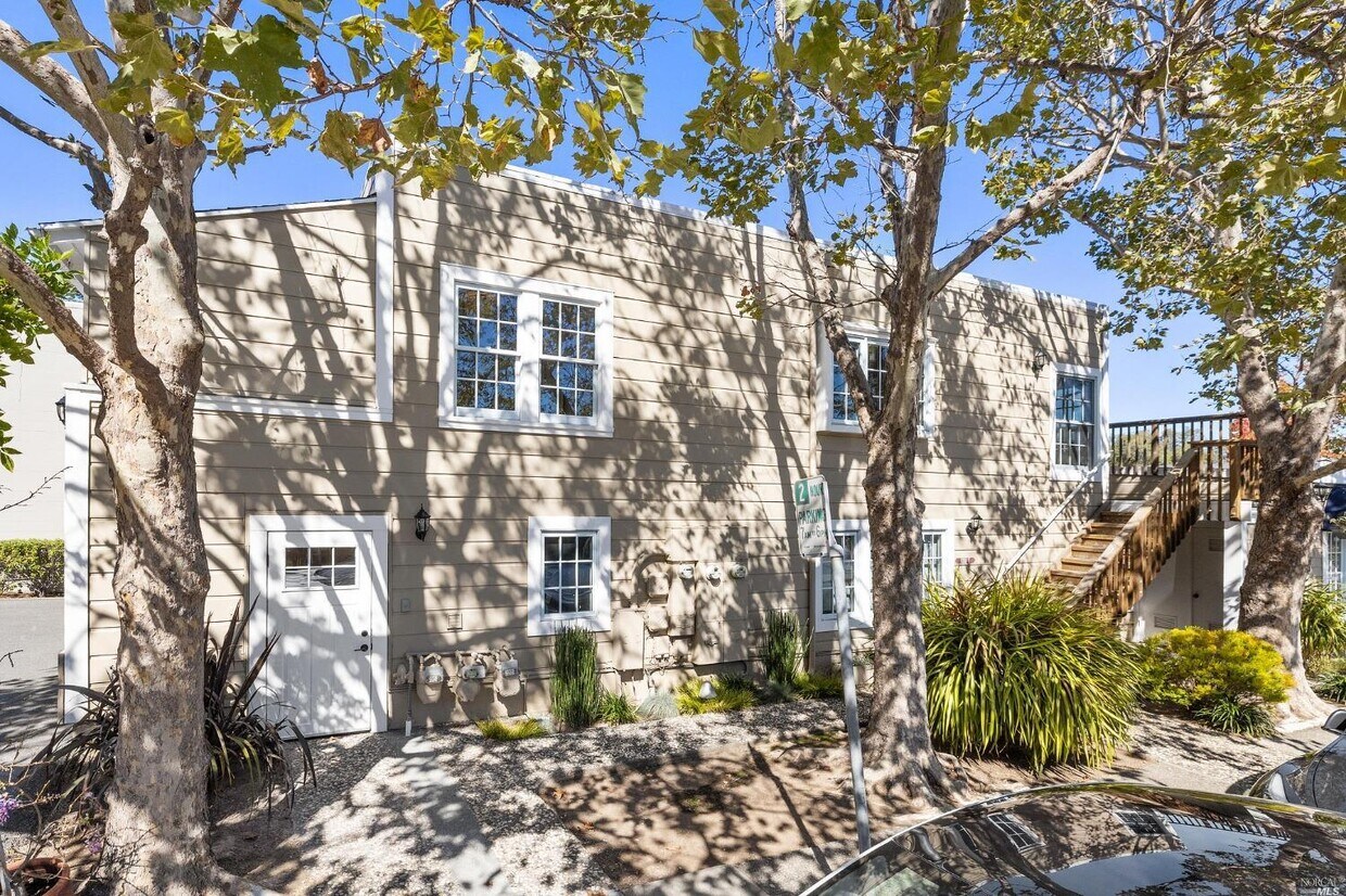 1001 Magnolia Ave Unit C, Larkspur, CA 94939 Apartment for Rent in Larkspur, CA