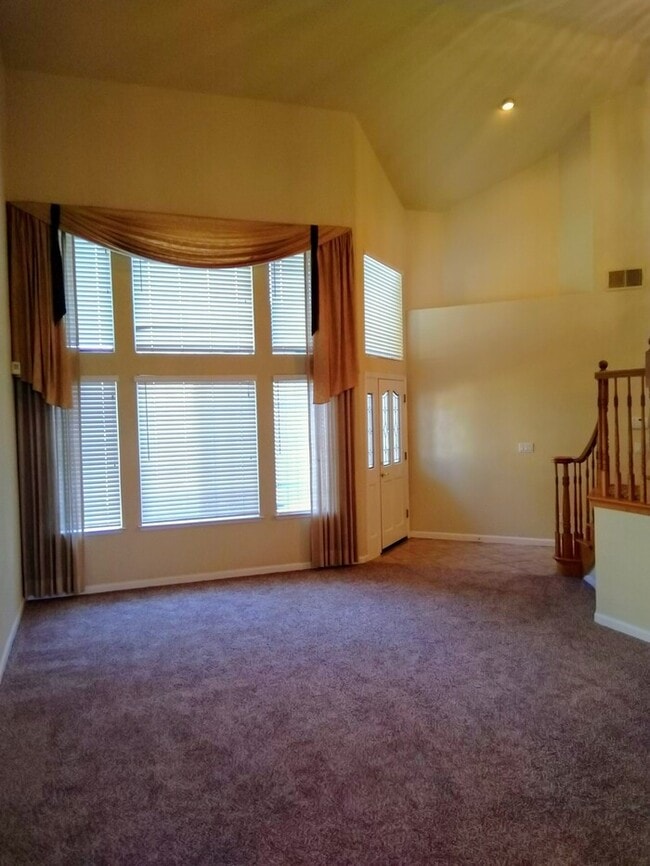 Building Photo - 6220 Cameo Dr