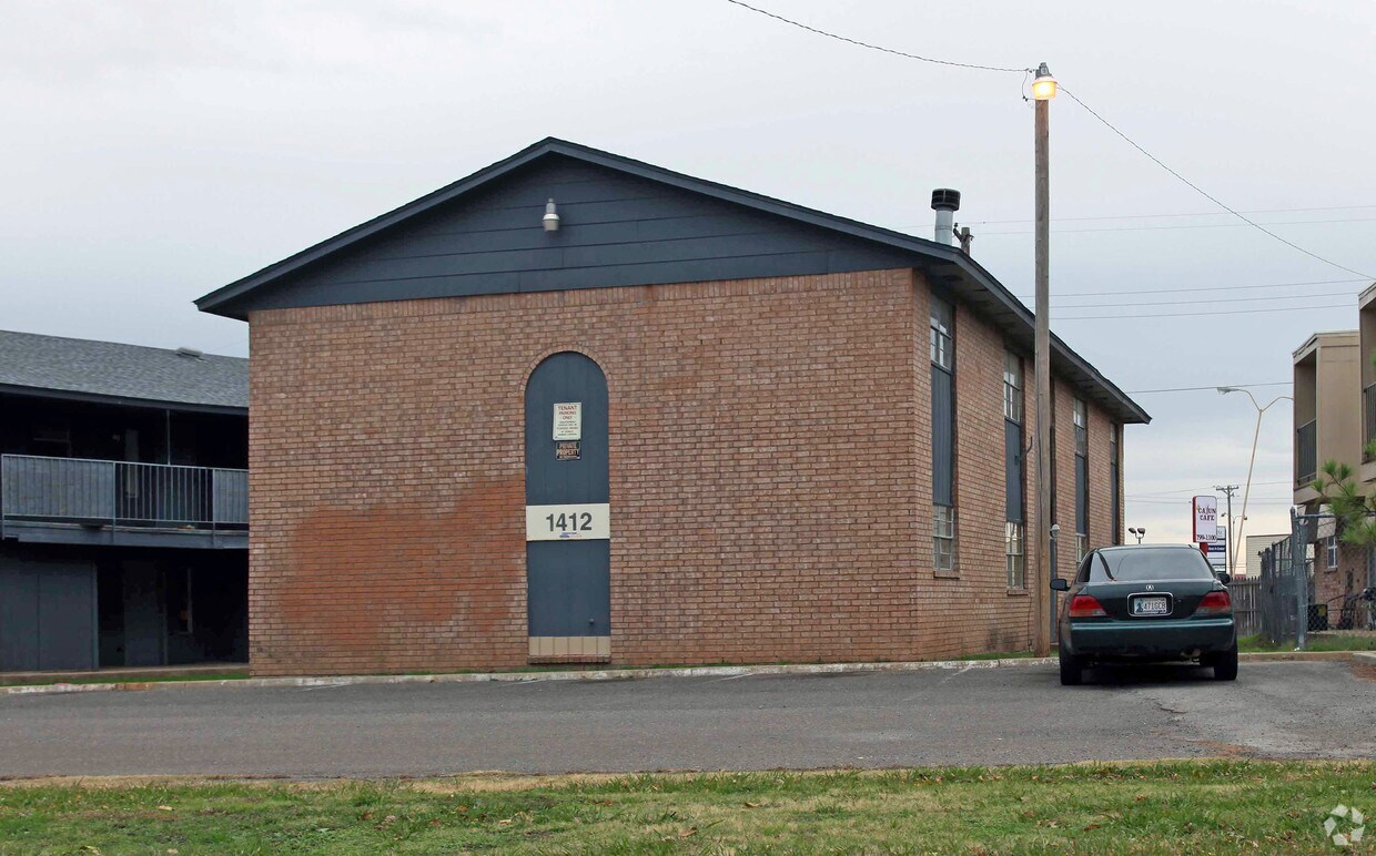 Foto principal - 1412 N Norman Ave