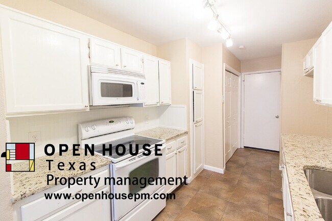 Building Photo - 1520 Briarcrest Dr Grapevine