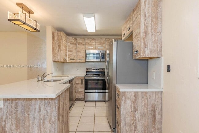 Foto del edificio - 1010 N 69th Way