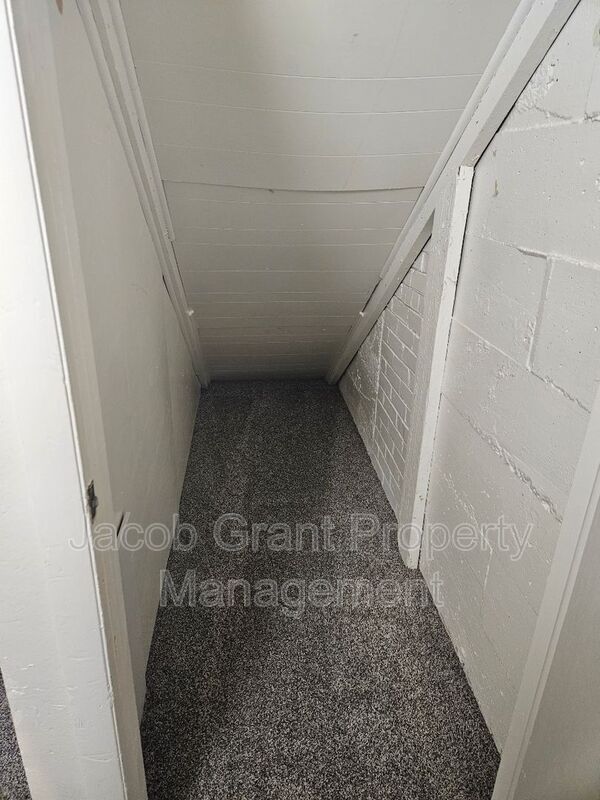 Building Photo - 463 I St