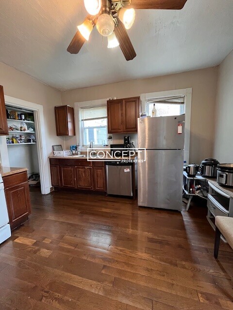 Primary Photo - 77 Walnut St