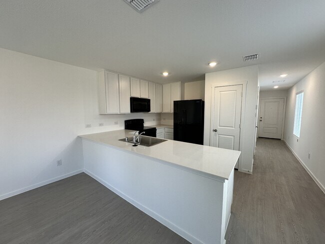 Foto del edificio - 833 Sandhill Crane Ln