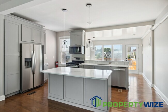 Building Photo - 2010 E Baltimore St