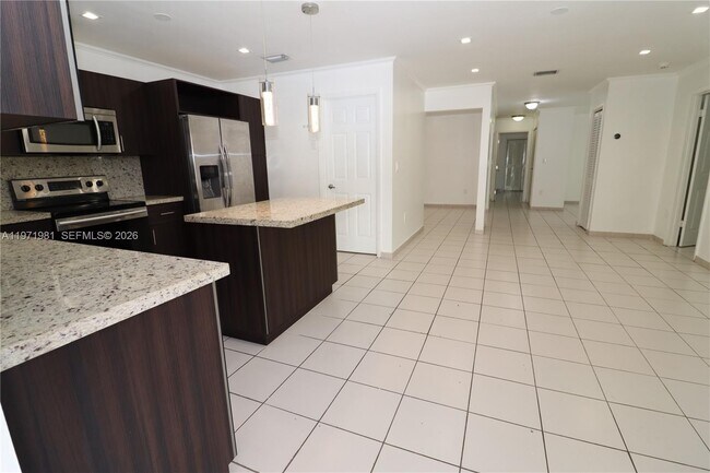 Foto del edificio - 230 SW 30th Ave