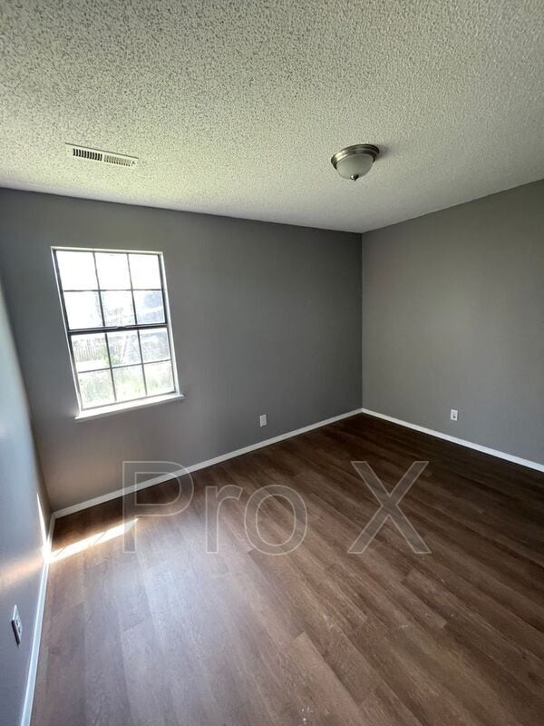 Building Photo - 1021 S St Louis Ave