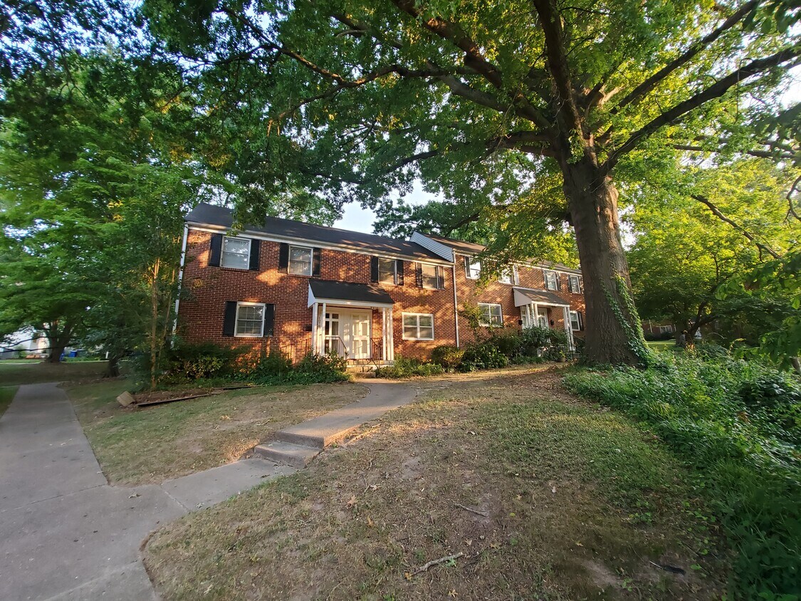 1076 Nichols Dr Unit 1076, Raleigh, NC 27605 Condo for Rent in