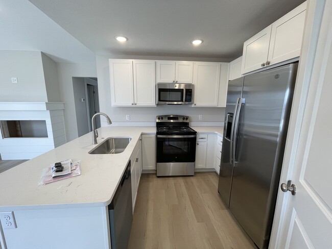 Kitchen - 2106 Sherwood Ave