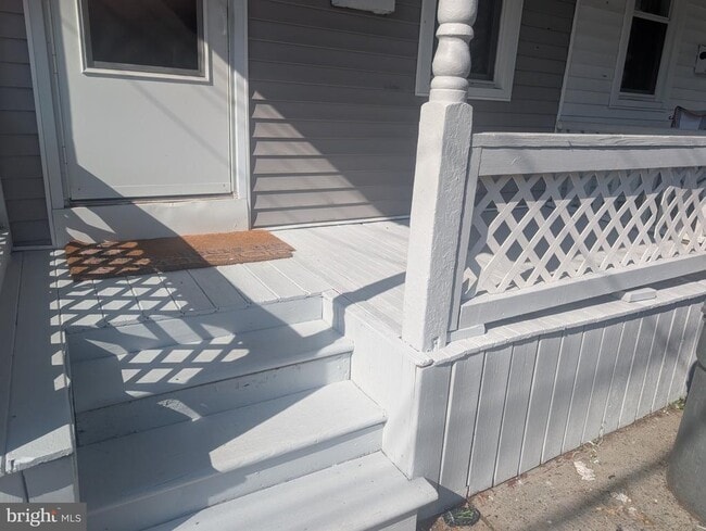 Building Photo - 219 Wesley St