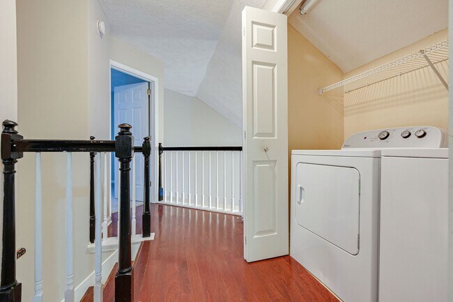 Foto del edificio - 3 or 4 bed/ 2.5 Bath Home in Falcon Creek ...