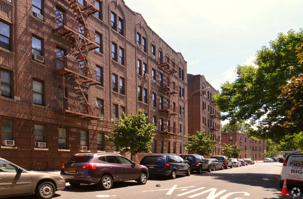 Foto del edificio - 1562-1580 Thieriot Ave