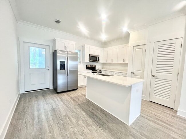 Foto del edificio - 107 Date Palm Ln