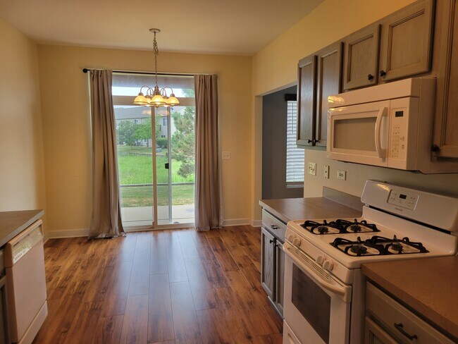 Foto del edificio - 1613 Fredericksburg Ln