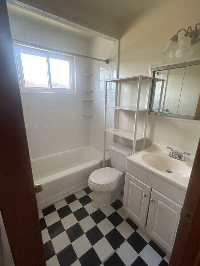 Building Photo - Maple Heights Townhome