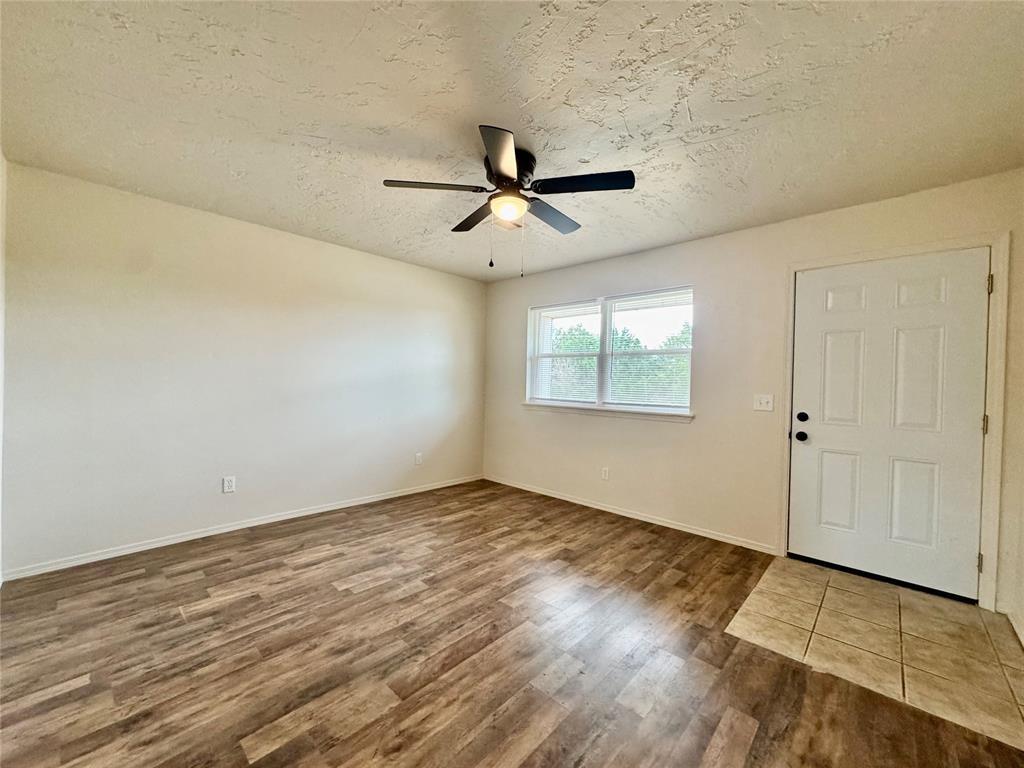 Foto principal - 411 E 3rd St