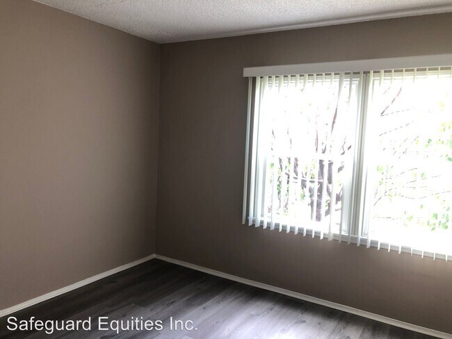 Building Photo - 4854 Lakewood Blvd