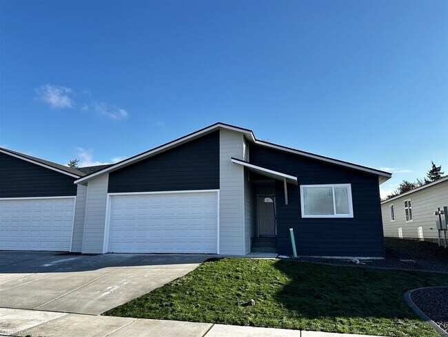 Building Photo - 3 br, 2 bath Duplex - 1508 N Bell Street