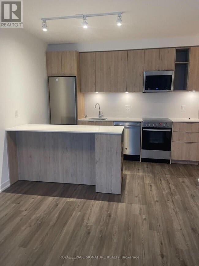 Building Photo - 25 Nicholas Ave