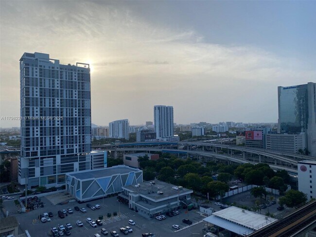 Foto del edificio - 90 SW 3rd St
