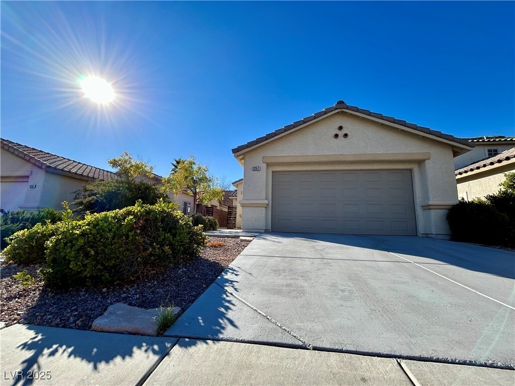 Foto principal - 3257 River Glorious Ln