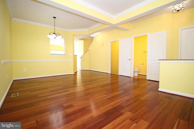 Building Photo - 1539 Sunswept Dr