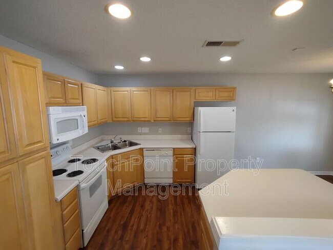 Building Photo - 8624 Robinson Forest Dr