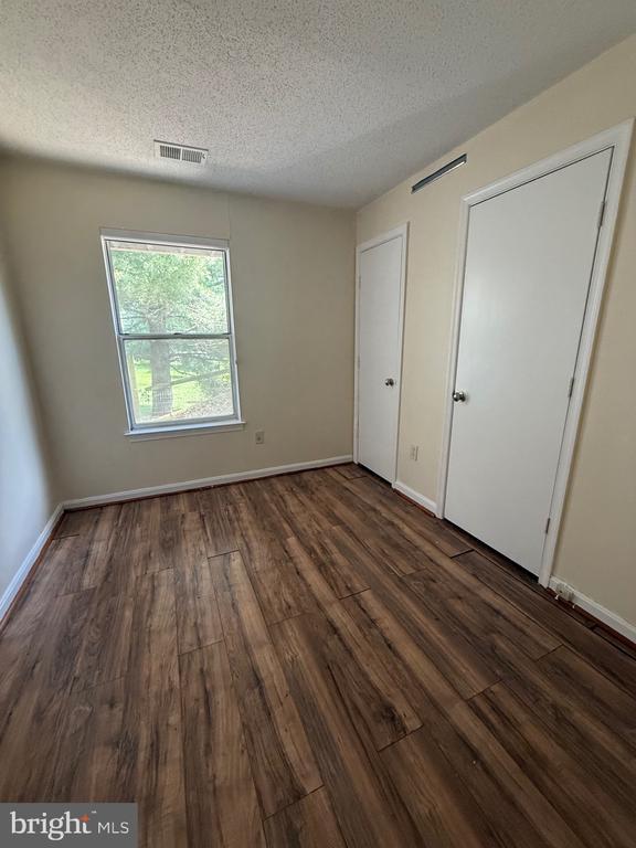 Foto del edificio - 14203 Wolf Creek Pl