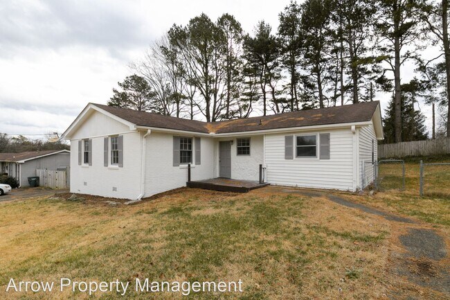 Building Photo - 4 br, 2.5 bath House - 228 Bass Drive
