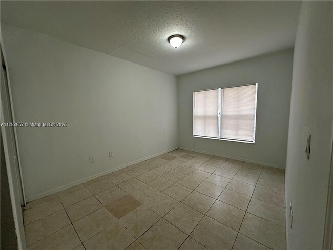 Foto del edificio - 981 SW 6th Ct