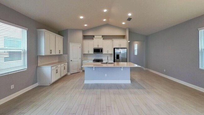 Foto del edificio - 640 Becklow St