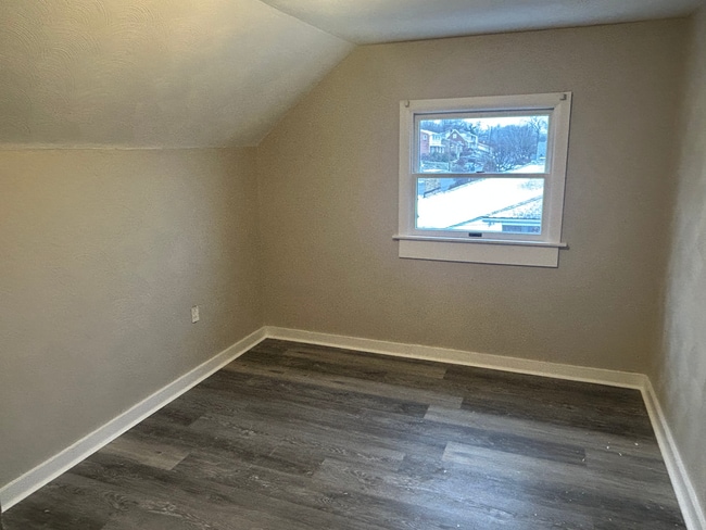 Building Photo - 335 S Lincoln Ave